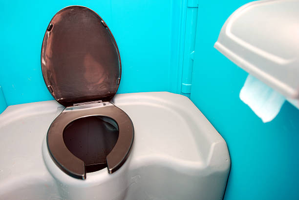 Best Construction site porta potty rental  in Mineola, NY